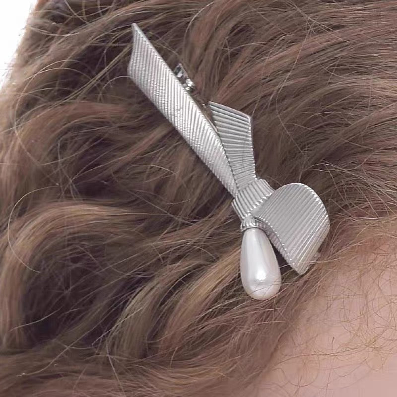 LUMEER-Pearl bow tie hair clip